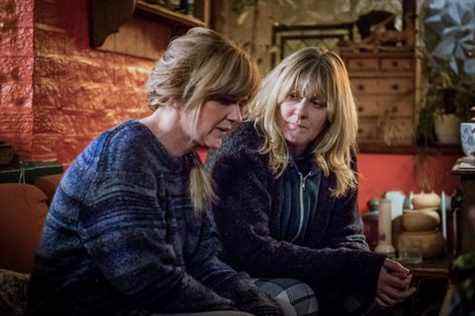 clare et catherine dans 'happy valley'