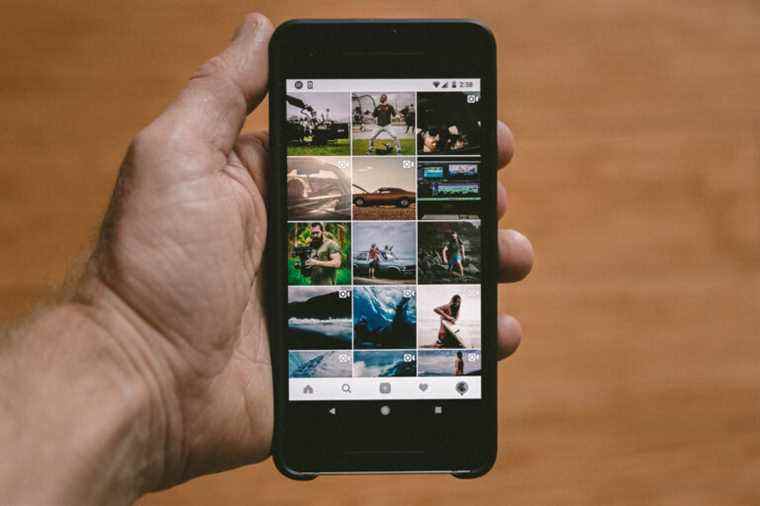 Instagram explore une grille de profils personnalisable