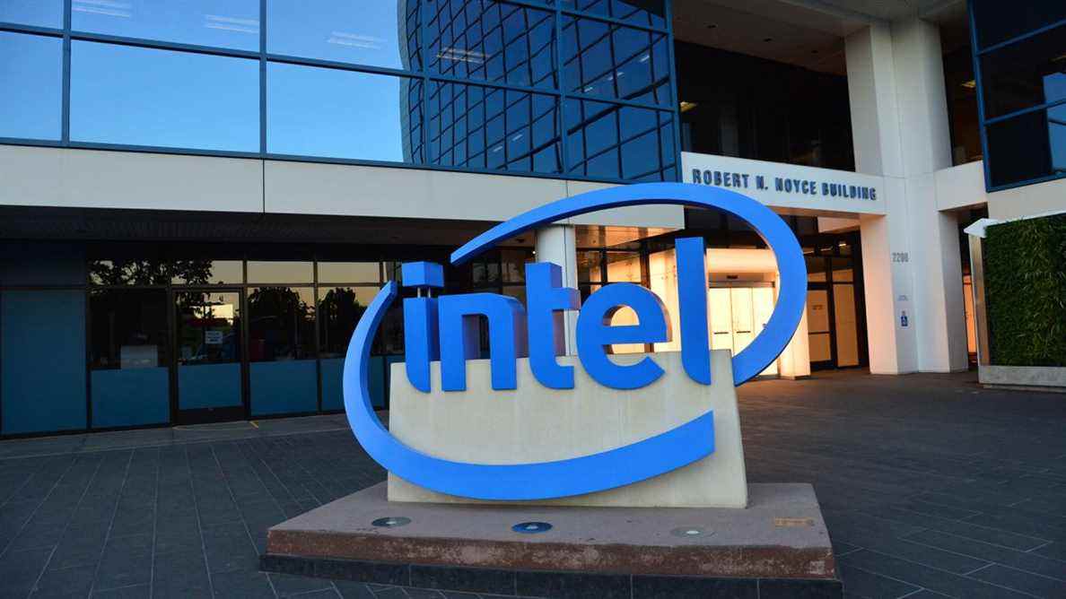 Intel frappe Apple en embauchant un ingénieur qui a « dirigé la transition » des Mac basés sur Intel vers Apple Silicon
