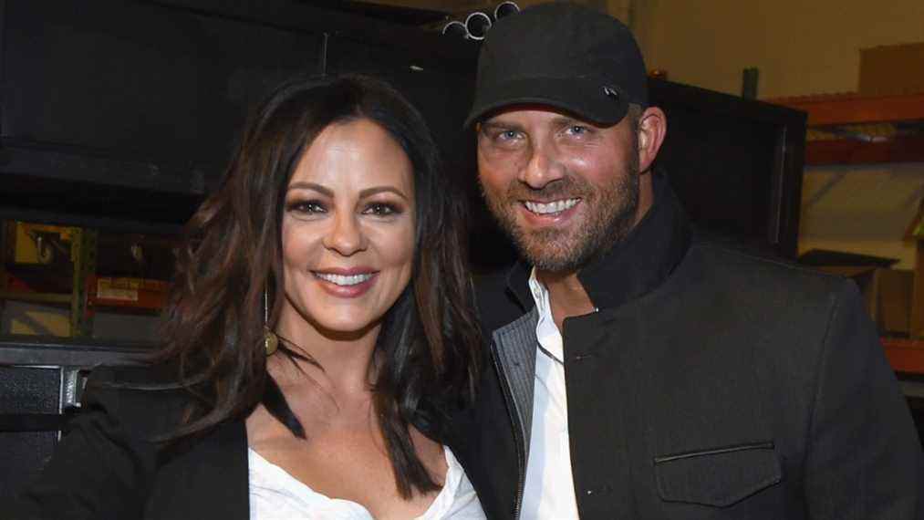 Jay Barker, ancien quart-arrière de l'Alabama et mari de Sara Evans, accusé de violence domestique
