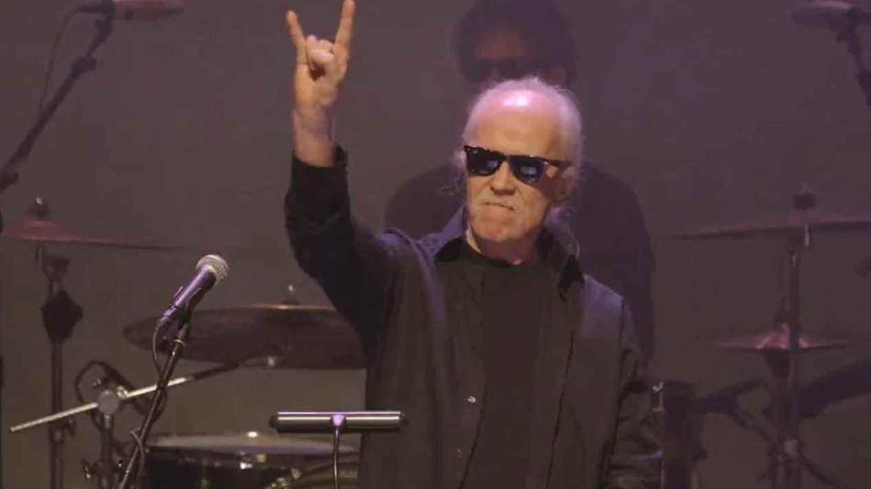 John Carpenter Live : la bande-annonce des coulisses part en tournée avec le maître de l'horreur
