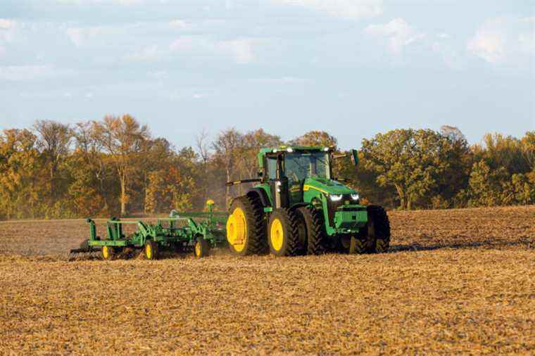 John Deere annonce que son tracteur autonome est prêt pour la production