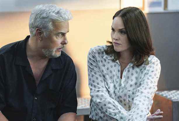 Jorja Fox quitte ‘CSI: Vegas’ dans la saison 2 en tant que Sara Sidle