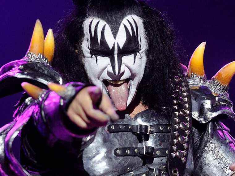 KISS THIS: Gene Simmons s’attaque aux anti-vaccins et claque les politiciens