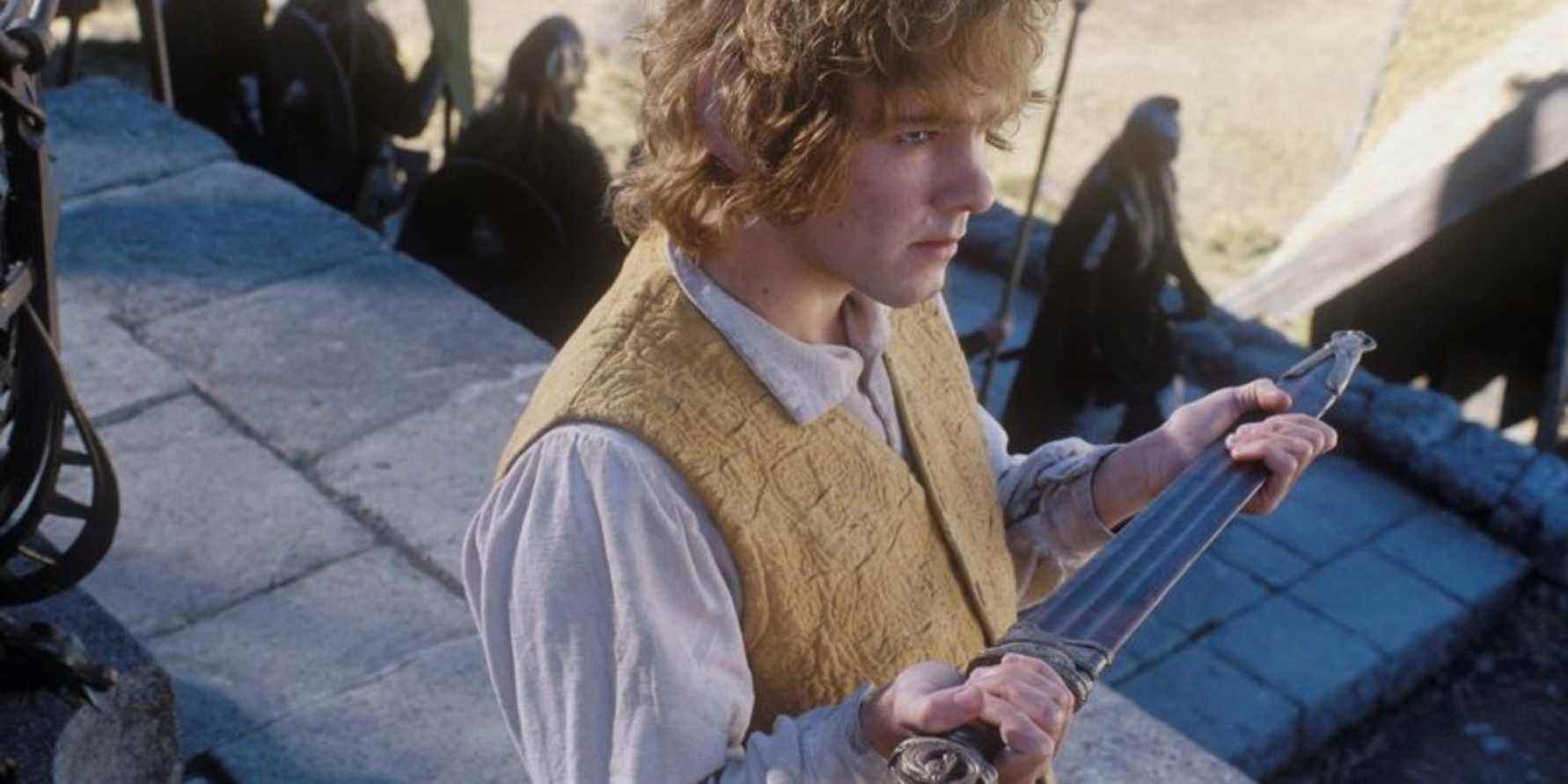 LOTR: Pourquoi l'épée de Merry est la clé manquante pour détruire le roi sorcier
