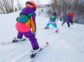 Snow Valley propose 20 pistes et huit remontées mécaniques ainsi que des tubes à haute vitesse et une piste de ski de fond de 17 km traversant la forêt environnante pittoresque.