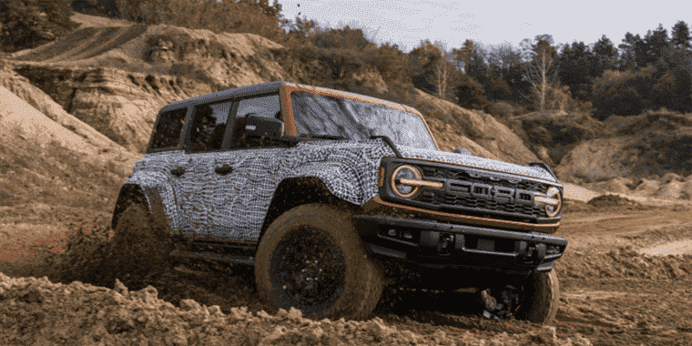 Le Ford Bronco Raptor 2023 semble robuste sur les premières photos officielles