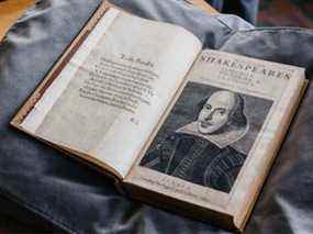 Portrait de Shakespeare de l'édition First Folio de ses pièces, gravé par Droeshout, 1623.