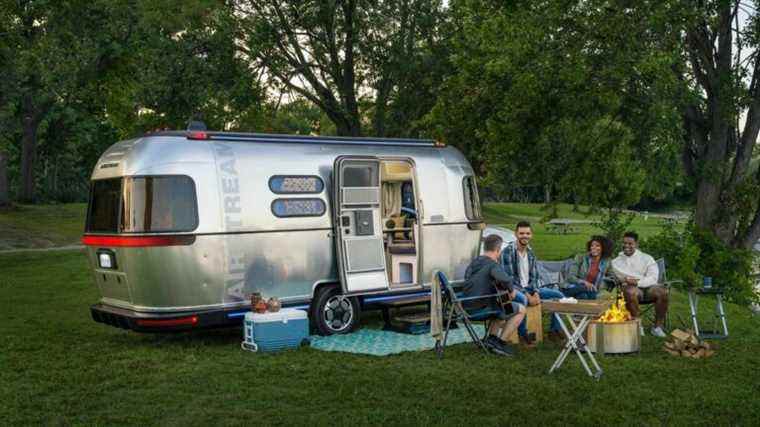 Le camping-car électrique d’Airstream résout les problèmes les plus ennuyeux liés au remorquage