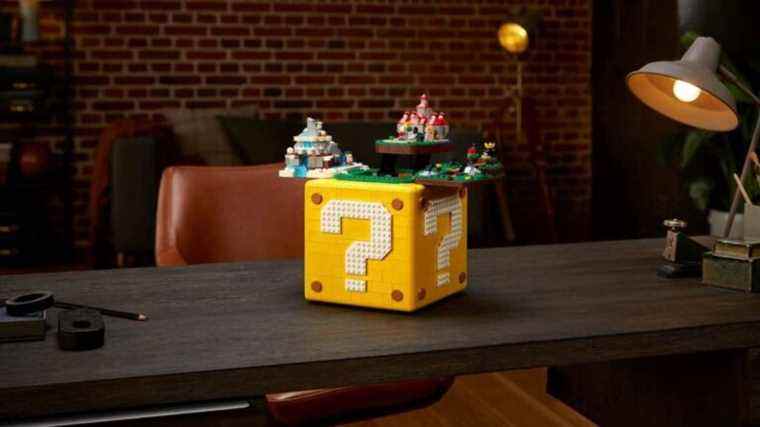 L’ensemble de blocs de questions Lego Super Mario 64 se déroule dans un diorama impressionnant