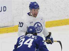 S'il efface les dérogations de la LNH d'ici vendredi, l'ailier des Maple Leafs Nick Ritchie sera affecté à l'équipe de taxis avec son coup sûr de casquette venant des livres.