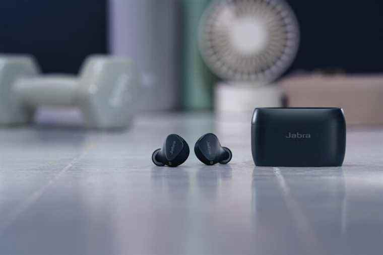 Les écouteurs Elite 4 Active prêts pour l’entraînement de Jabra sont maintenant disponibles pour 120 $