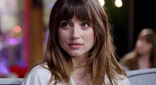 Les fans d'Ana De Armas poursuivent Universal pour fausse publicité après avoir découvert que sa scène d'hier avait été coupée