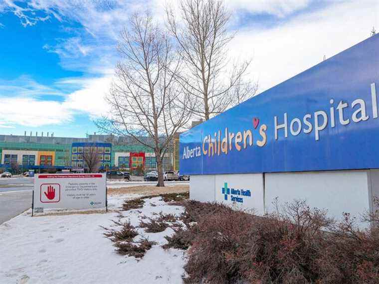 Les hospitalisations pédiatriques en hausse en Alberta