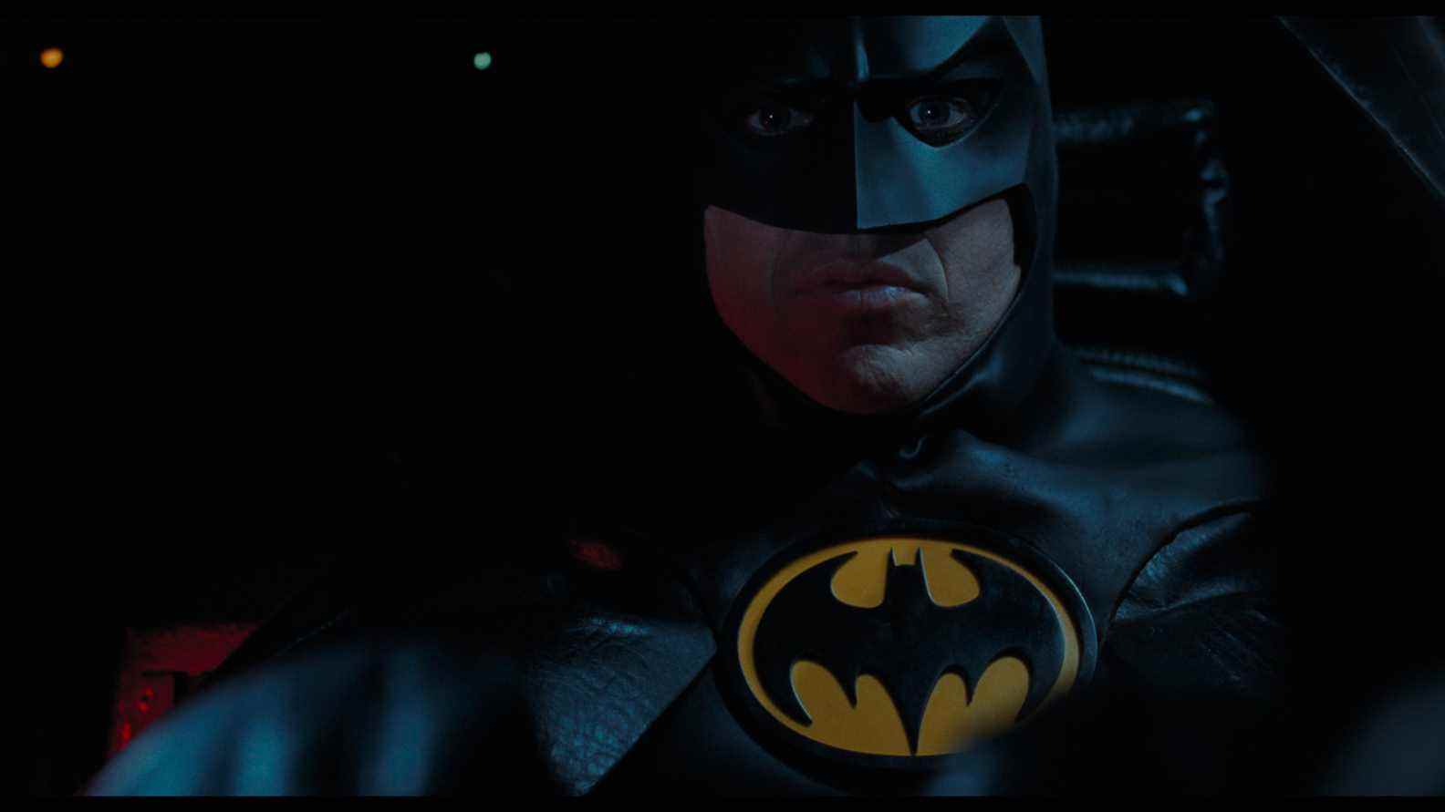 Les images de Batgirl confirment le retour de Batman de Michael Keaton et d'un autre personnage clé de DC
