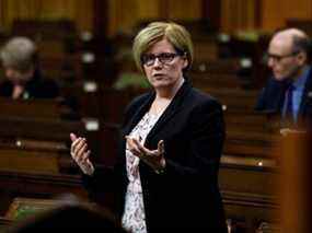 La ministre de l'Emploi Carla Qualtrough.