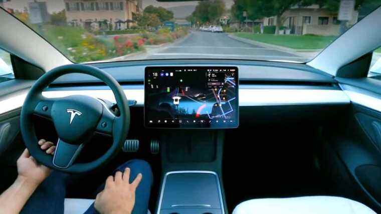 Les notes IIHS « bonnes » et « médiocres » arrivent sur des systèmes comme le pilote automatique Tesla