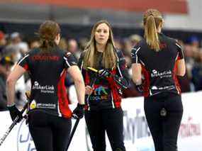 Huit équipes, dont une dirigée par l'ancienne championne du monde Rachel Homan d'Ottawa, devaient participer au Tournoi des Cœurs Scotties provincial avant que l'événement ne soit suspendu.