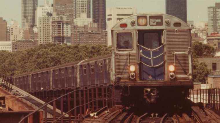 Les voitures emblématiques du métro de New York prennent leur retraite après 57 ans de service