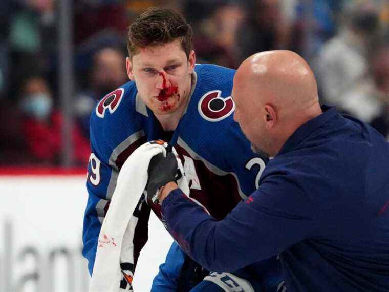 Nathan MacKinnon de l’Avalanche manquera le match des étoiles