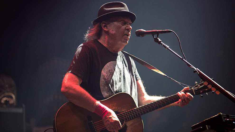 Neil Young supprime de la musique de Spotify pour protester contre le podcast de Joe Rogan le plus populaire doit être lu Inscrivez-vous aux newsletters Variety Plus de nos marques
	
	
