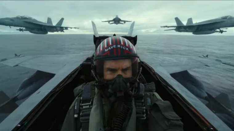 Nouveau Top Gun: Maverick Image montre Tom Cruise enseignant aux stagiaires le besoin de vitesse
