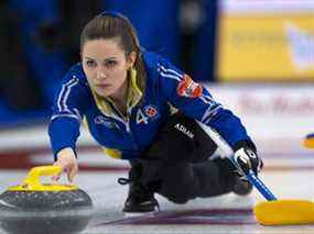 La capitaine Laura Walker et son équipe se sont qualifiées pour représenter l'Alberta au Tournoi des Cœurs Scotties 2022.