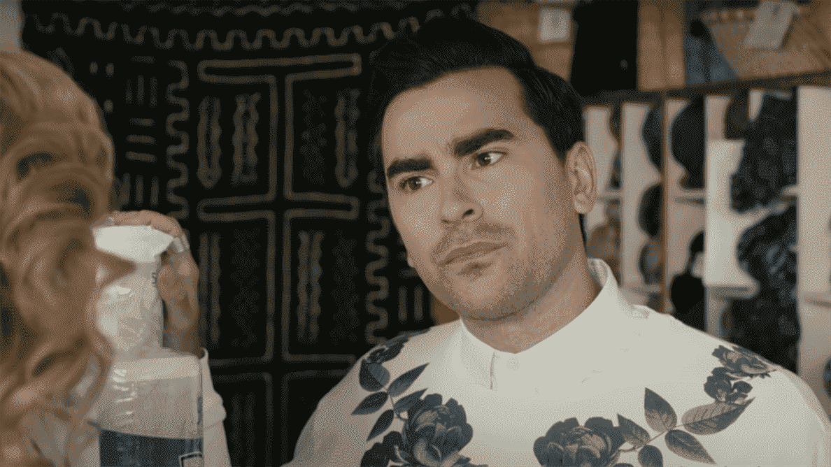 Pourquoi la star de Schitt's Creek, Dan Levy, n'est pas le plus grand fan de la phrase d'accroche la plus populaire de l'émission
