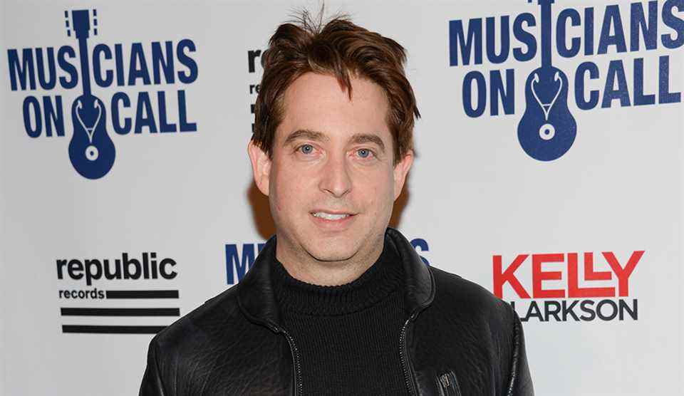 

	
		Poursuite pour faute professionnelle intentée par l'ancien directeur de Republic Records, Charlie Walk, rejetée par le juge Les plus populaires doivent être lus
	
	
