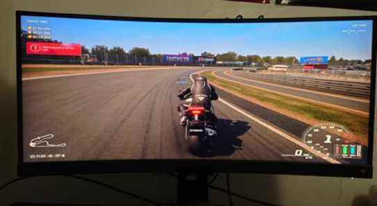 BenQ EW3880R review