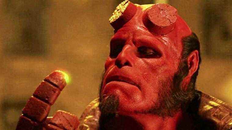 Ron Perlman dit qu'il est trop vieux, mais qu'il fera quand même Hellboy 3 pour les fans
