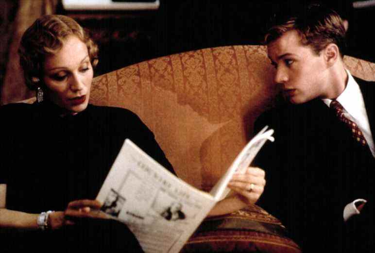 GOSFORD PARK, Kristin Scott Thomas, Ryan Phillippe, 2001