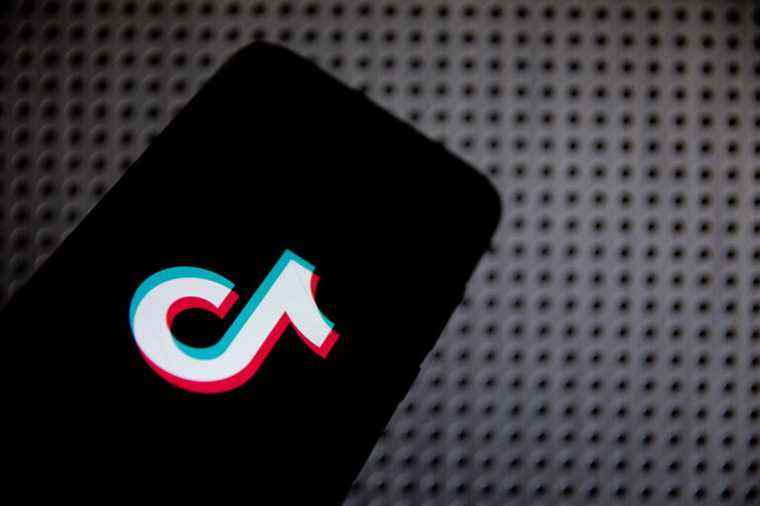 TikTok teste un bouton « republier » pour partager des clips avec des amis