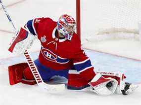 Carey Price des Canadiens de Montréal effectue un arrêt en troisième période contre le Lightning de Tampa Bay à Montréal le 2 juillet 2021.