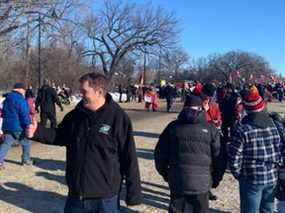 Le député conservateur de Regina—Qu'Appelle, Andrew Scheer, a assisté à un rassemblement en faveur des camionneurs opposés aux mandats de vaccination au Saskatchewan Legislative Building à Regina, le samedi.  29 janvier 2022.