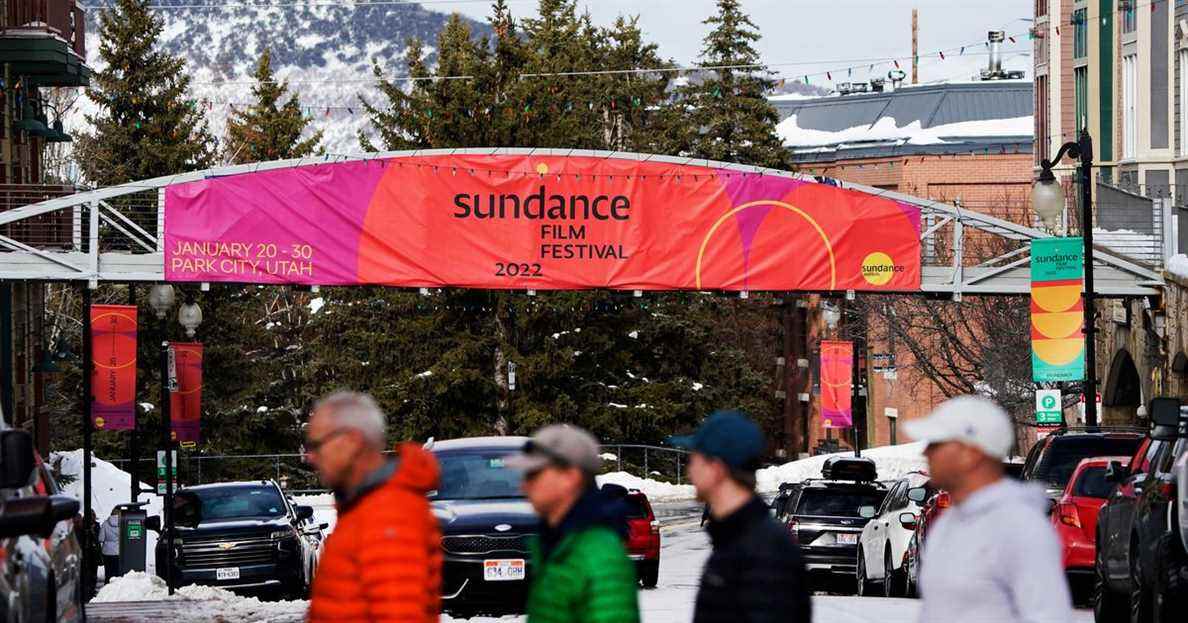 Une liste complète des films vendus à Sundance 2022 (et combien ils coûtent $$$)
