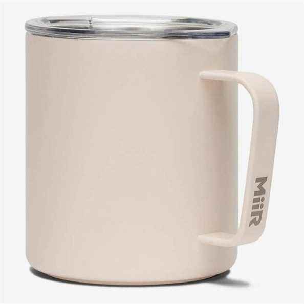 Tasse de camp isolée MiiR