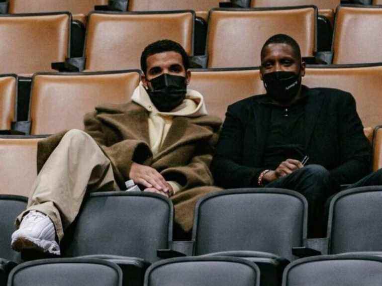 Drake assiste au match des Raptors dans une arène presque vide