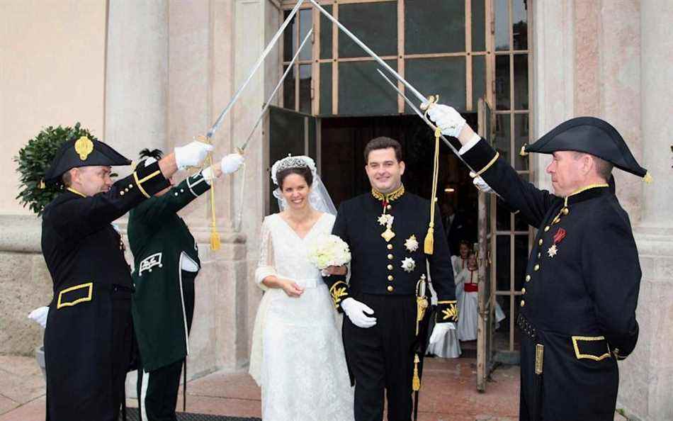 Le couple le jour de leur mariage - Action Press/Shutterstock