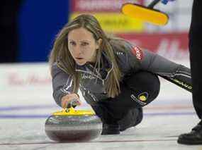 Homan a 32 ans et s'en est plutôt bien sortie.  Elle a sauté aux Jeux olympiques (finissant sixième en 2018), a remporté un championnat du monde (2017), a remporté le Tournoi des cœurs Scotties à trois reprises et a été finaliste trois fois de plus.