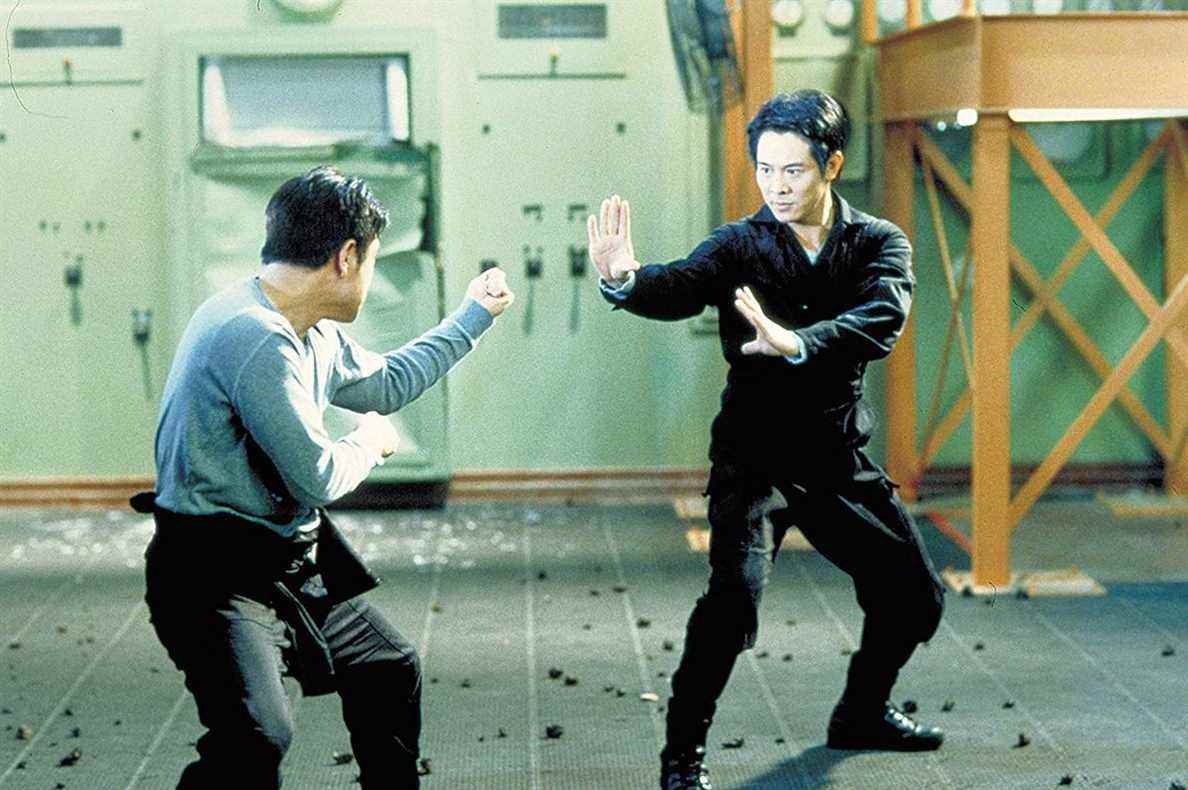 Jet Li affronte Jet Li dans The One.