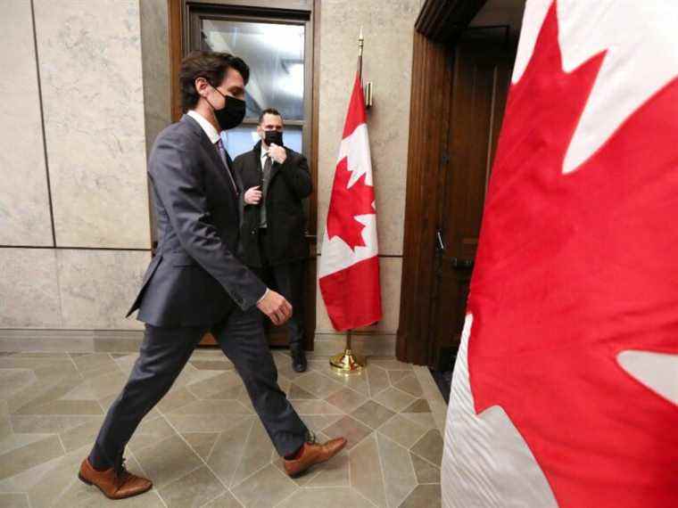 Justin Trudeau dit qu’il a maintenant été testé positif au COVID-19