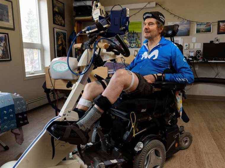 Un homme paralysé de Calgary parcourt la circonférence de la terre sur un vélo stationnaire spécialisé