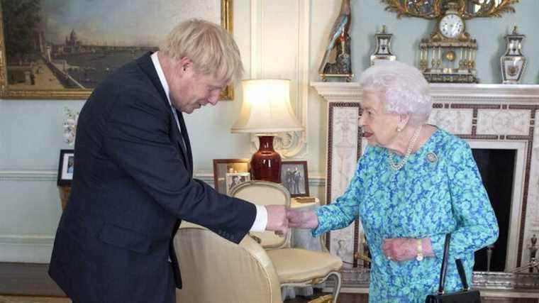 Boris Johnson rend hommage au « sens du devoir inspirant » de Queen