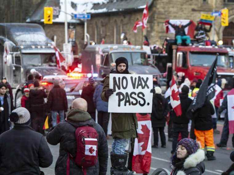 Toronto: Voici à quoi ressemblait la manifestation des camionneurs dans les rues de la ville samedi