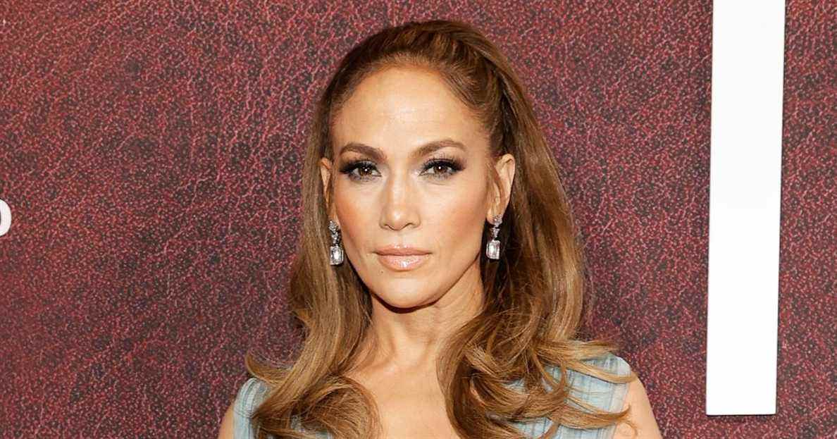 Jennifer Lopez garde ses lèvres nues scellées à propos de Bennifer
