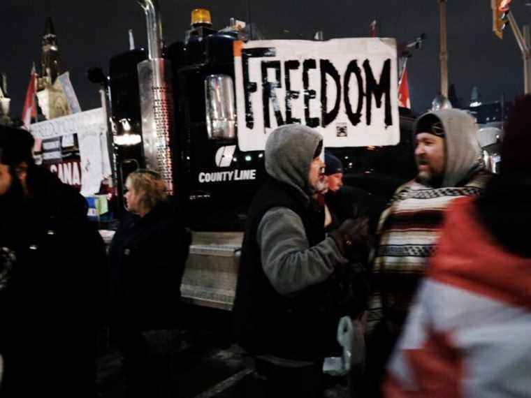 La pression politique augmente pour la fin des manifestations alors qu’Ottawa met en garde contre la flambée du week-end