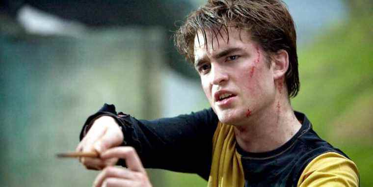 Robert Pattinson explique son maniement unique de la baguette dans Harry Potter

