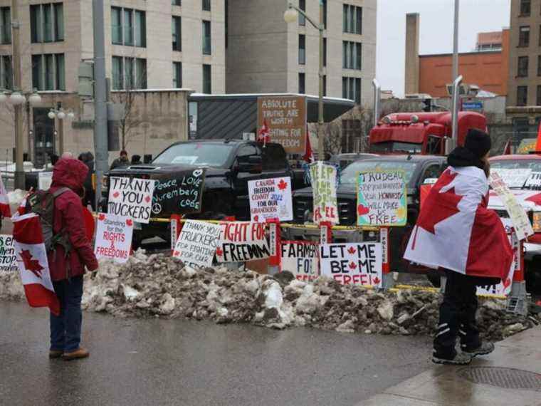 Les manifestations créent un cauchemar politique pour les libéraux et les conservateurs