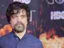 Peter Dinklage arrive pour la première de la dernière saison de 